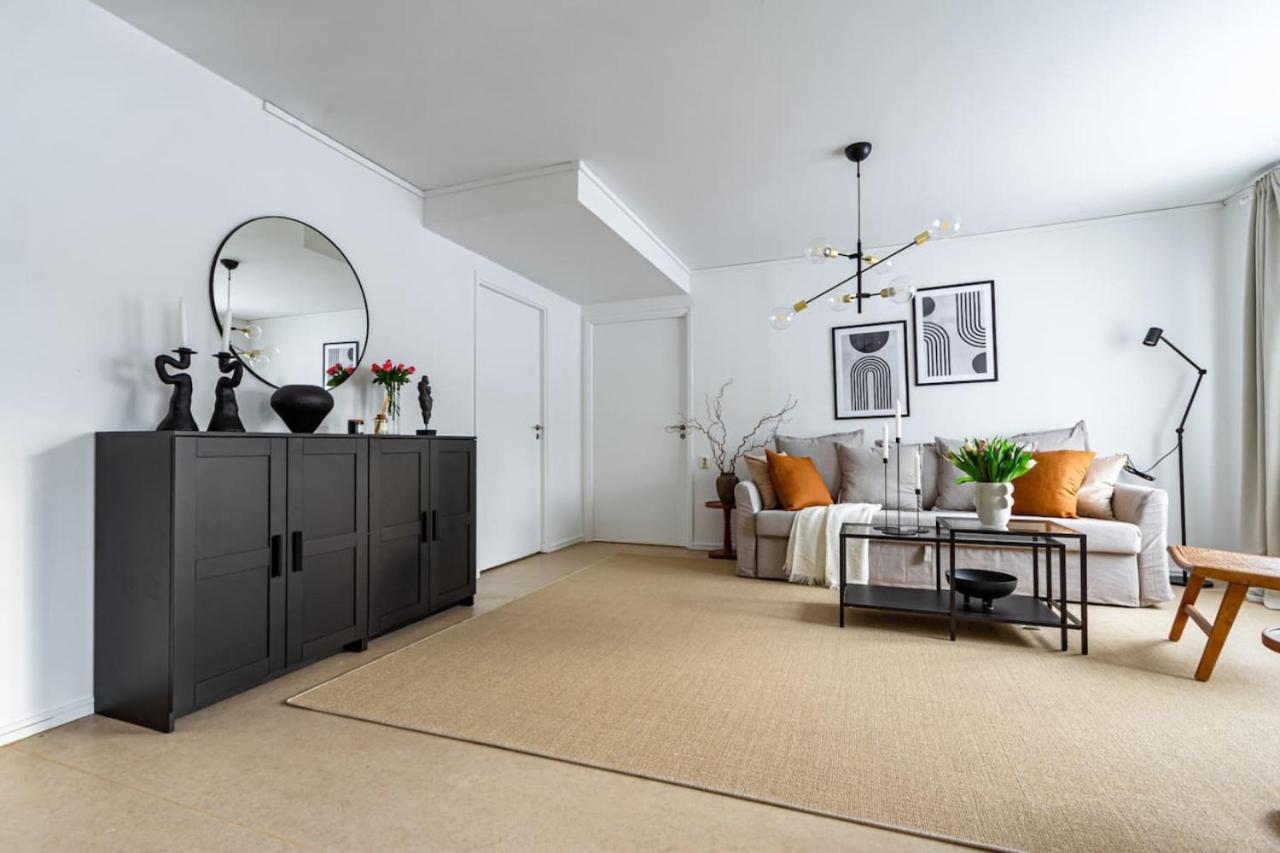 Budget Comfort On Trendy Soedermalm, Construction Work Apartment