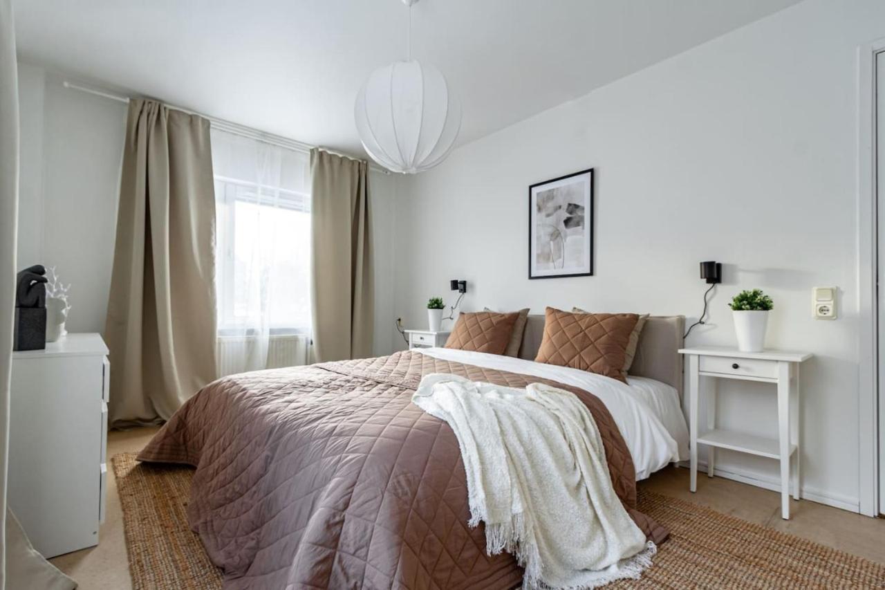 Budget Comfort On Trendy Soedermalm, Construction Work Apartment