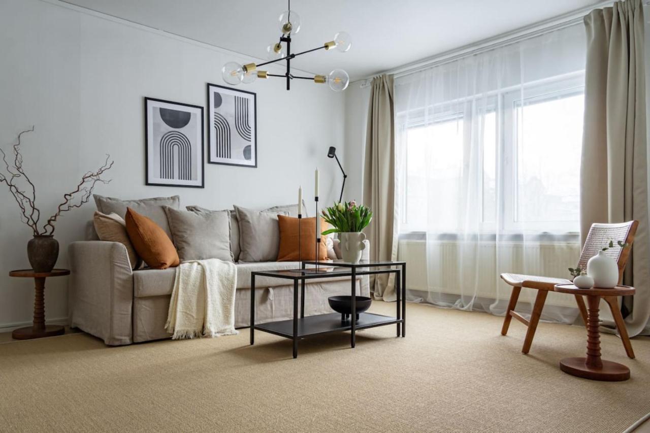 Budget Comfort On Trendy Soedermalm, Construction Work Lejlighed